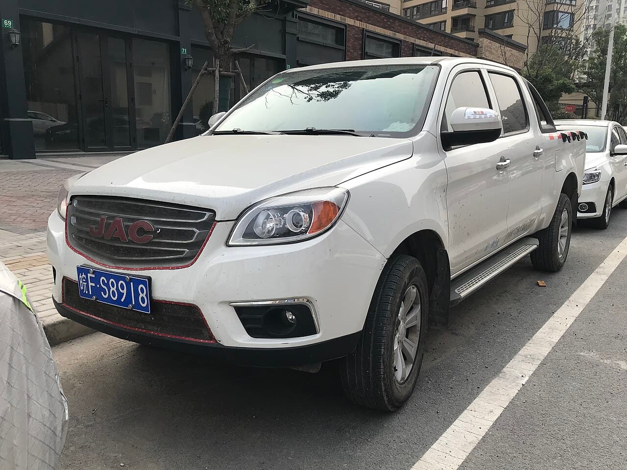 JAC T8